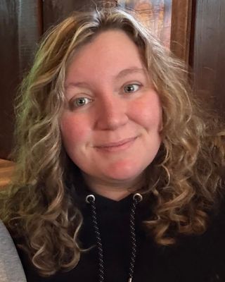 Photo of Rae Thomson, Psychotherapist, MSc, MBABCP