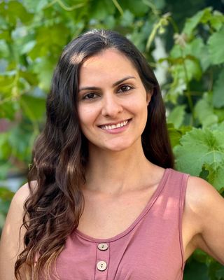 Photo of Elena Gharibian, Marriage & Family Therapist, MS, LMFT