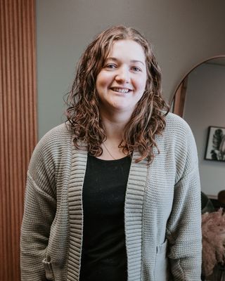 Photo of Nichole Maria Ragush, Counsellor, CCC, MACP