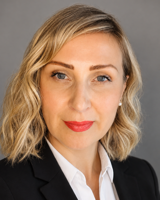 Photo of Ivona Szostak, Registered Psychotherapist, MEd, HBSc, MACP, OCT