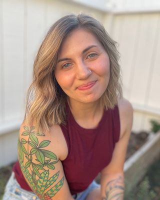 Photo of Elle (Danielle) Jones, Licensed Professional Counselor, LPCC