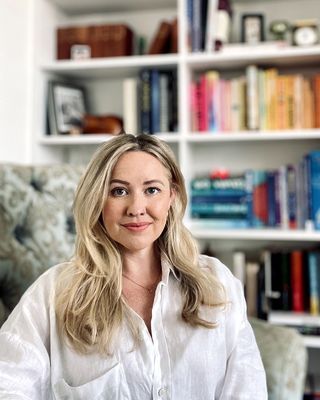 Photo of Karly Sanderson, Counsellor, MSc, MBACP