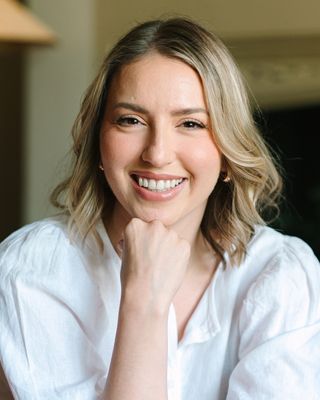 Photo of Alexis Warrington, Marriage & Family Therapist, MS, LMFT