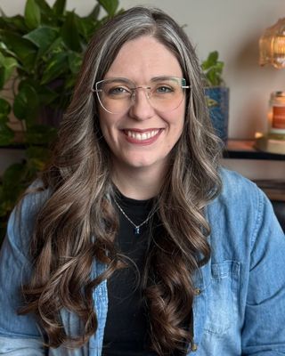 Photo of Cat Youngblood, Provisional Mental Health Practitioner, PLMHP, PMSW