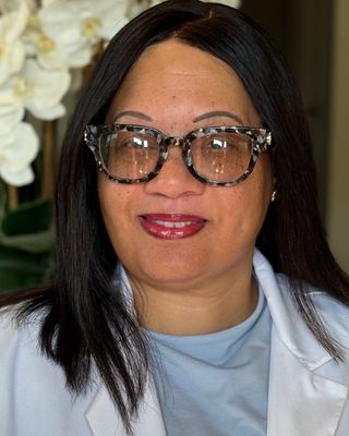 Photo of Funmi Akinsola, Psychiatric Nurse Practitioner, PMHNP