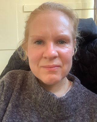 Photo of Karen Hopkins, Counsellor, DCounsPsych, PNCPS Acc.