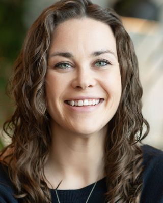 Photo of Shannon Lee, Counselor, LGPC, MA