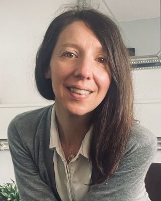 Photo of Hannah Downing, Psychotherapist, MSc, MBACP