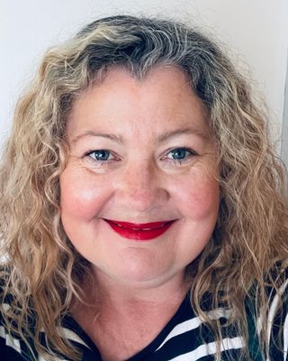 Photo of Leanne Glennon, Counsellor, MSc, MBACP