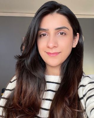 Photo of Dr Maryam Behram, Psychologist, PsychD, HCPC - Couns. Psych.