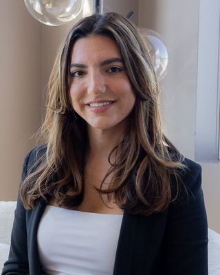 Photo of Melora Andrews, Registered Psychotherapist (Qualifying), BSc, MACP