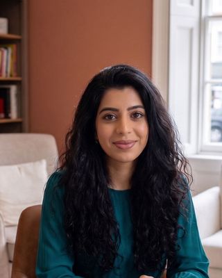 Photo of Simi Dhami, Psychotherapist, MUKCP