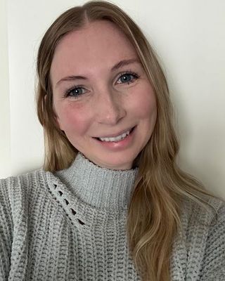 Photo of Emma Luebcke, Clinical Social Work/Therapist, MSW, LSW