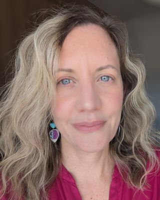Photo of Holly Lynn, Psychotherapist, MUKCP