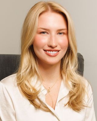 Photo of Hannah • Breckles - Hannah Breckles, Registered Psychotherapist (Qualifying), MA