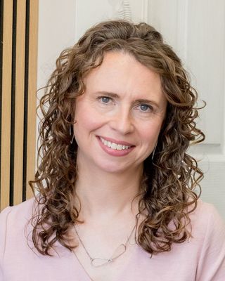 Photo of Dr Katie Smith, Psychologist, PsychD, HCPC - Clin. Psych.