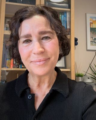 Photo of Shelley Millman, Registered Psychotherapist, MACP, CCP, MBA, RP