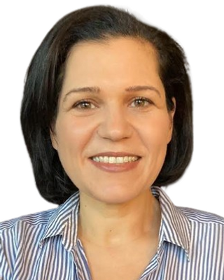 Photo of Hila Reshef, MACP, MEd, Registered Psychotherapist (Qualifying)