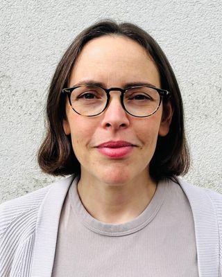 Photo of Dr Roni Mermelshtine, Counsellor, PhD, MBACP