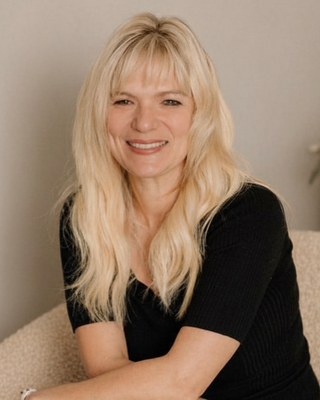 Photo of Angela Viau - Angela Viau - Relationship & Couples Therapy, Registered Social Worker, MSW, RSW