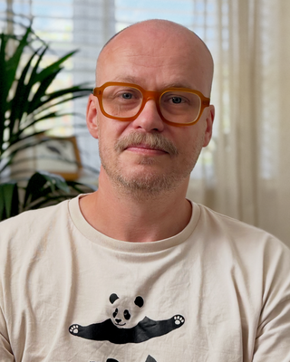 Photo of Justin Wood, Counsellor, MNCPS Acc.