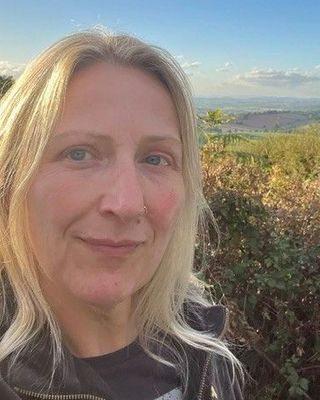 Photo of Laura Brobyn, Counsellor, MBACP