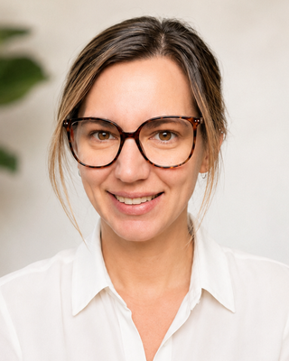 Photo of Ana Frowley - OCD & Anxiety Therapist / Ana Frowley, Registered Psychotherapist (Qualifying), MACP, BA