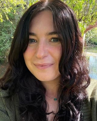 Photo of Hollie Crudge, Counsellor, MBACP Accred