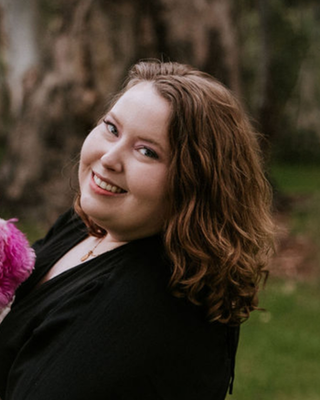 Photo of Darien Dabe, Marriage & Family Therapist, LMFT