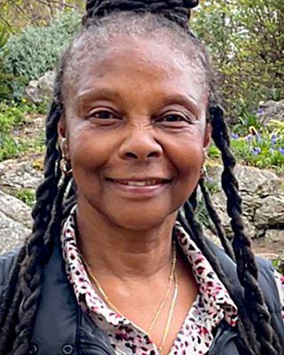 Photo of Munirah McCloud, Psychotherapist, MSc, MBACP Accred