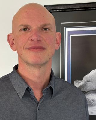 Photo of Aaron Macholz, Registered Psychotherapist, BA, RP