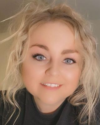 Photo of Becca Steuart, Registered Social Worker, BSW, RSW