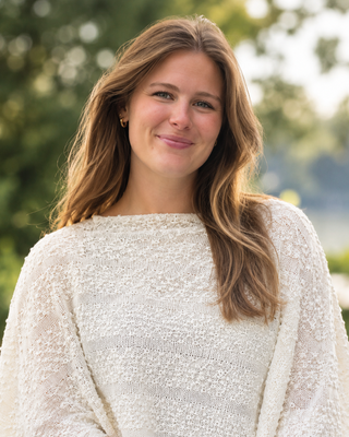 Photo of Maiah Horne - Ottawa Therapist - Maiah Horne, Registered Psychotherapist, MEd, RP
