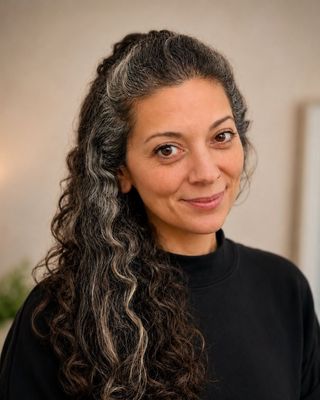 Photo of Maria Mannino Flores, Art Therapist, LCAT, ATR-BC