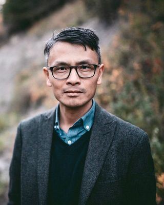Photo of Chi Le, Counsellor, MACP, CCC, CT