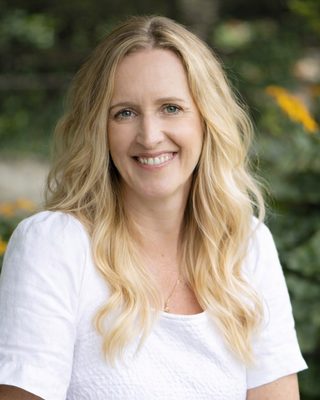 Photo of Julie Easley, Licensed Mental Health Counselor Associate, MA, LMHCA, NCC