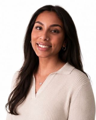 Photo of Sydney Deen, Registered Psychotherapist (Qualifying), RP(Q)