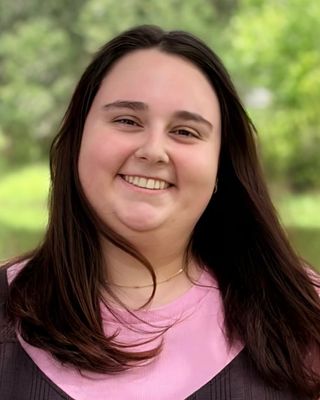 Photo of Lauren M Hernandez, Marriage & Family Therapist Intern, MA, RMFTI