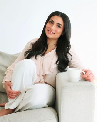 Photo of Elena Khalil, Registered Psychotherapist (Qualifying), BA, MA