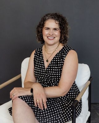 Photo of Dr. Maya Pignatore, Psychologist, PhD