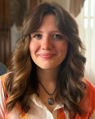 Photo of Sophia Woods, Creative Arts Therapist, LCAT, MS, MTBC