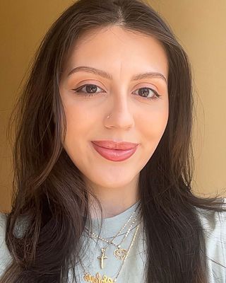 Photo of Valerie Canet, Pre-Licensed Professional, MAMFT