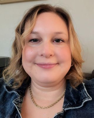 Photo of Emily Lundgren, Pre-Licensed Professional, MSW, LGSW