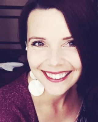 Photo of Phillipa Henderson, Psychotherapist, MSc, MUKCP