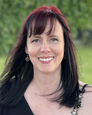 Photo of Shelley Bunnie, Registered Social Worker, BSW, CFDS, CFP