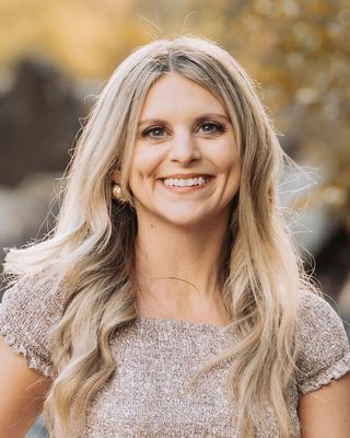 Photo of Lisa Brushett, Registered Social Worker, RSW, BSW, MSW, ADHD, CCSP