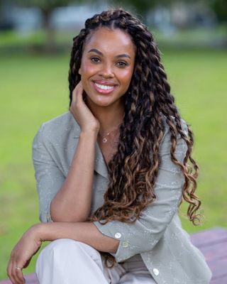 Photo of Riansimone Harris - Sage Therapy, Pre-Licensed Professional