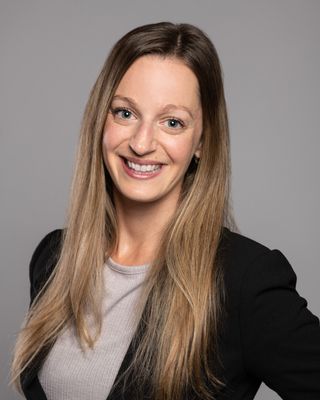 Photo of Samantha Martin - Samantha Martin - Full Circle Psychotherapy, Registered Social Worker, MSW RSW, CC-PMH