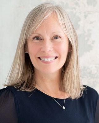 Photo of Kelly Arthur, Clinical Social Work/Therapist, LICSW