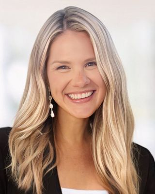 Photo of Julie Anne Kinhart, Psychiatric Nurse Practitioner, CRNP, PMH, APRN, MSN